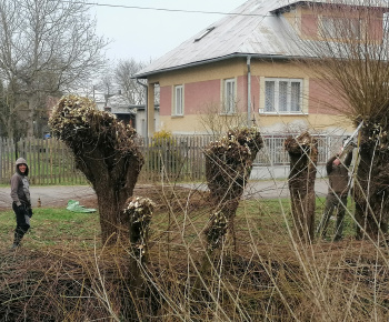 Aktuality / Poďakovanie za účasť na brigáde a na udržiavaní nášho okolia patrí všetkým zúčastneným a Poľnoslužbám Čabiny spol.s.r.o za poskytnutie techniky. - foto